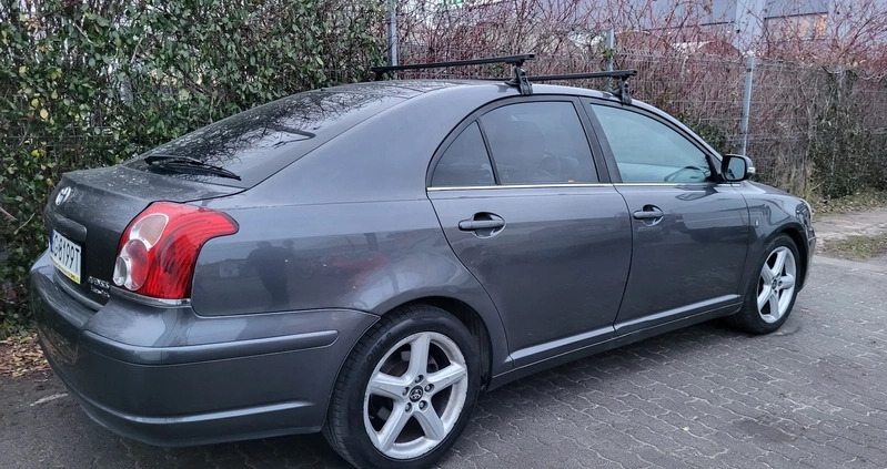 Toyota Avensis cena 10900 przebieg: 350000, rok produkcji 2007 z Warszawa małe 326